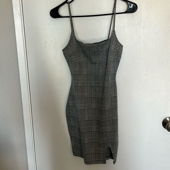 Patterned Striped Style Dress - Picture 1 of 5